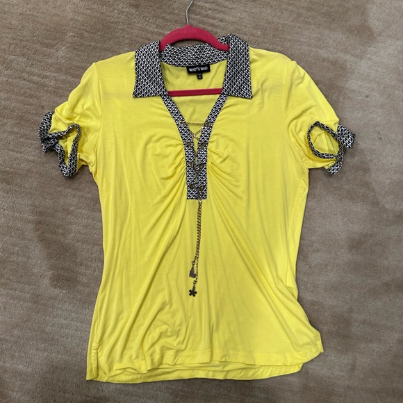 Who’s Who Size XXL (disclaimer runs small) - Picture 1 of 4